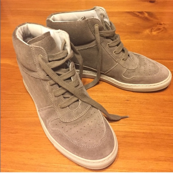 Common Projects Sneakers - Picture 4 of 16